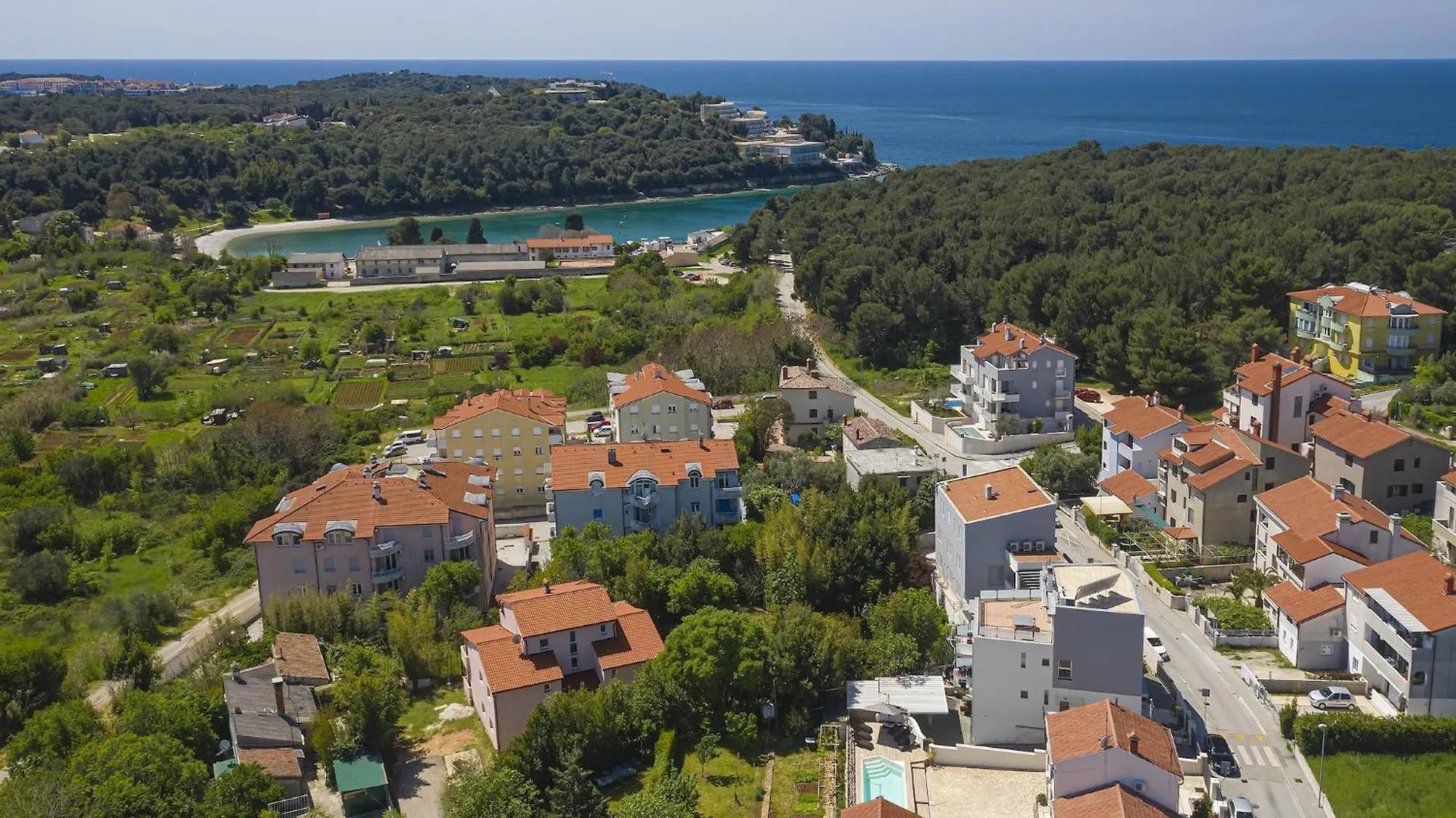 Apartment With Swimming Pool And Private Terrace Pula Croatia